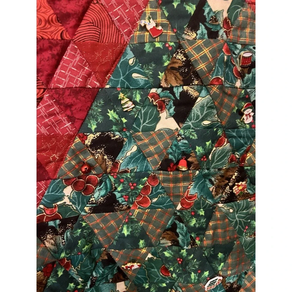 Handmade Quilted Christmas Tree Wall Hanging Novelty Buttons Decor 27‎ x 31 Inch